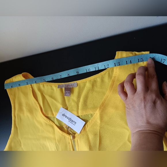 NWT Roz & Ali Women's Sleeveless Top Plus Size 1X, yellow color, never worn. - Picture 5 of 14